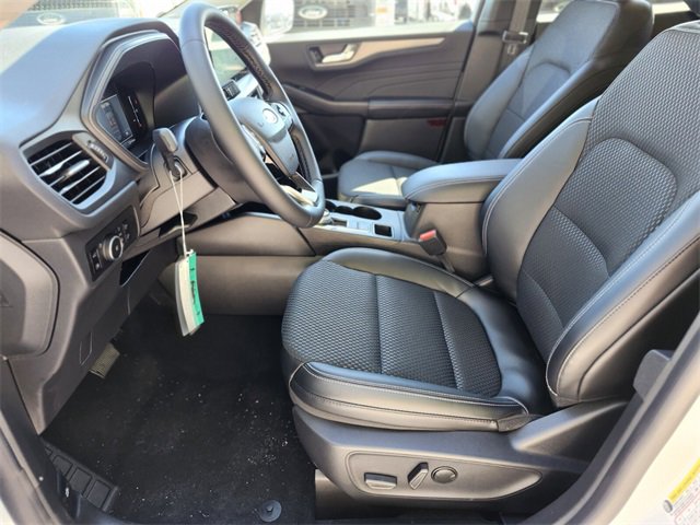 New 2025 Ford Escape SE image 18