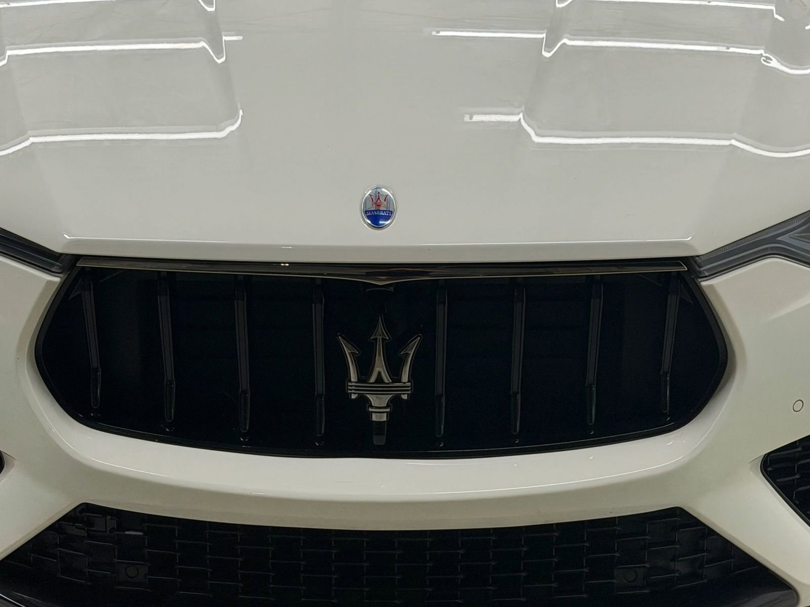 Used 2021 Maserati Levante AWD/4WD image 5