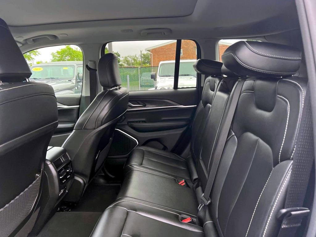 Used 2024 Jeep Grand Cherokee Limited 4xe image 11