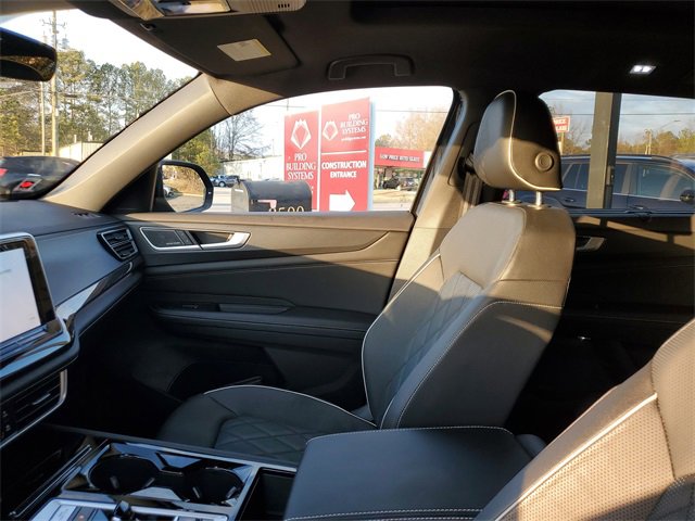 Certified 2025 Volkswagen Atlas Cross Sport SEL Premium R-Line image 17