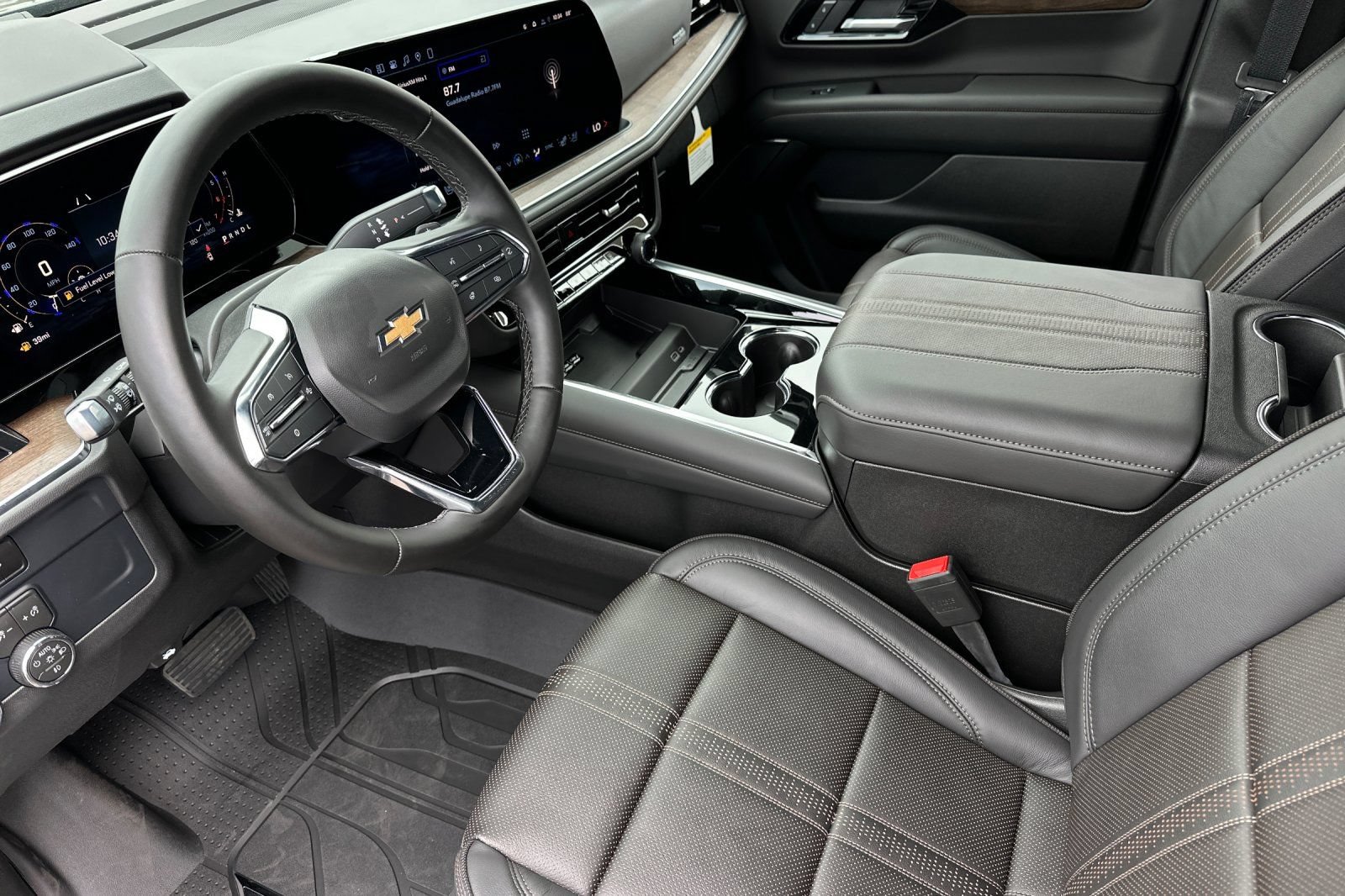 New 2026 Chevrolet Suburban High Country w/ LPO, Illumination Package RWD image 10