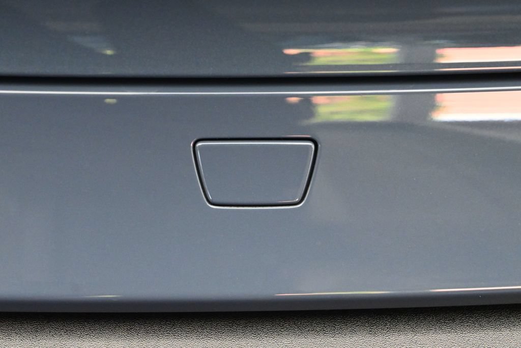 New 2026 Porsche Taycan 4S AWD/4WD image 40