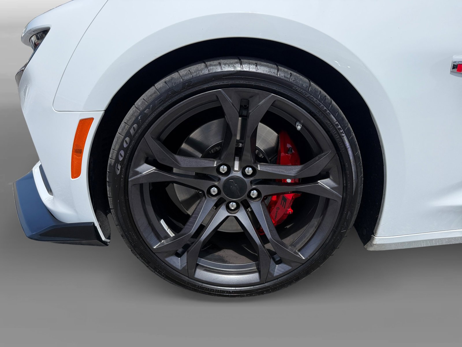Used 2019 Chevrolet Camaro SS RWD image 9