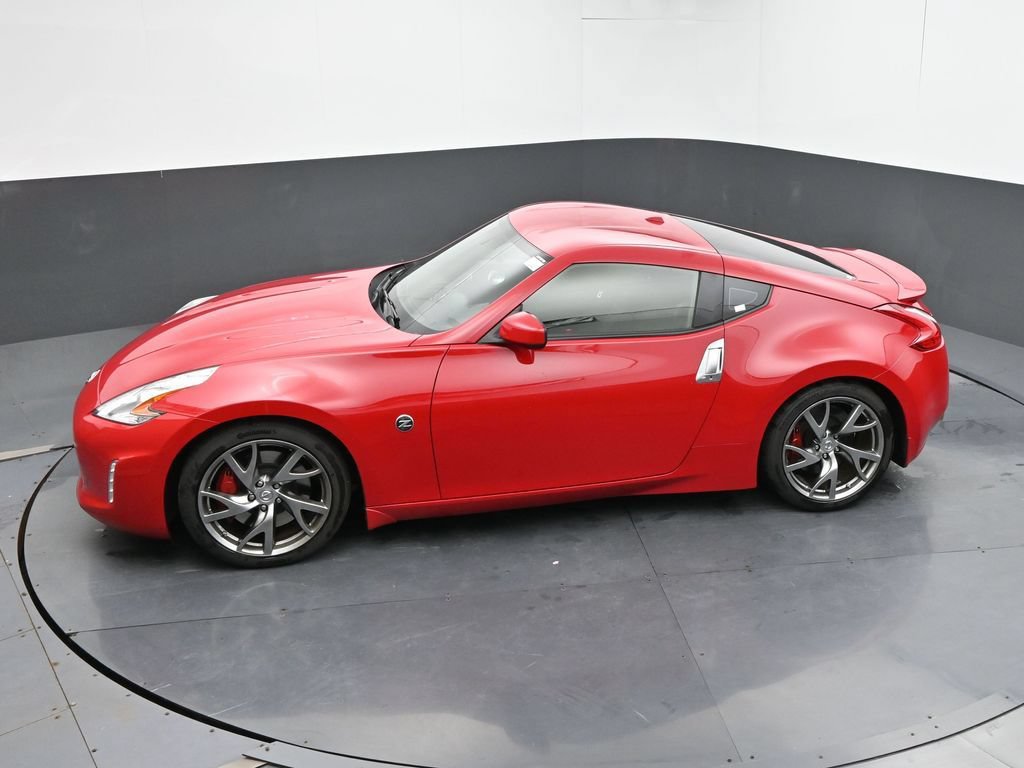 Used 2016 Nissan 370Z Coupe RWD image 30