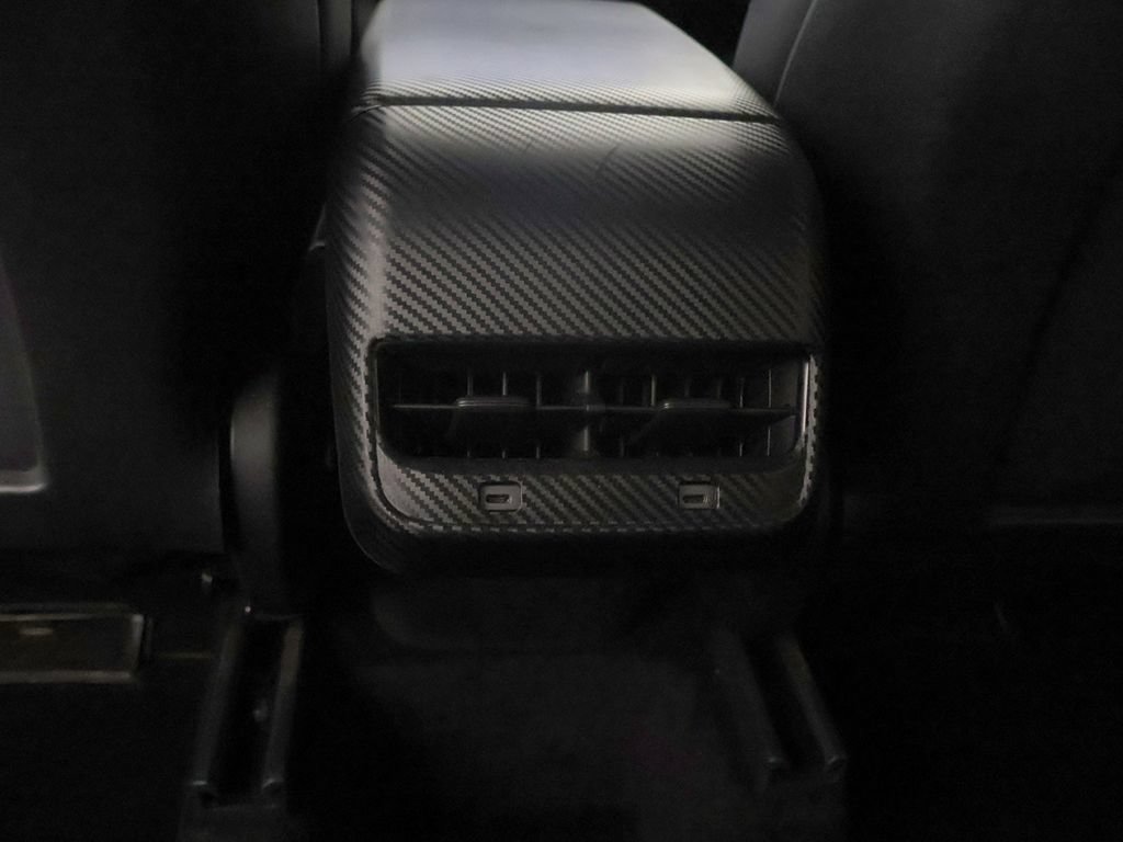 Used 2021 Tesla Model Y Long Range AWD/4WD image 32