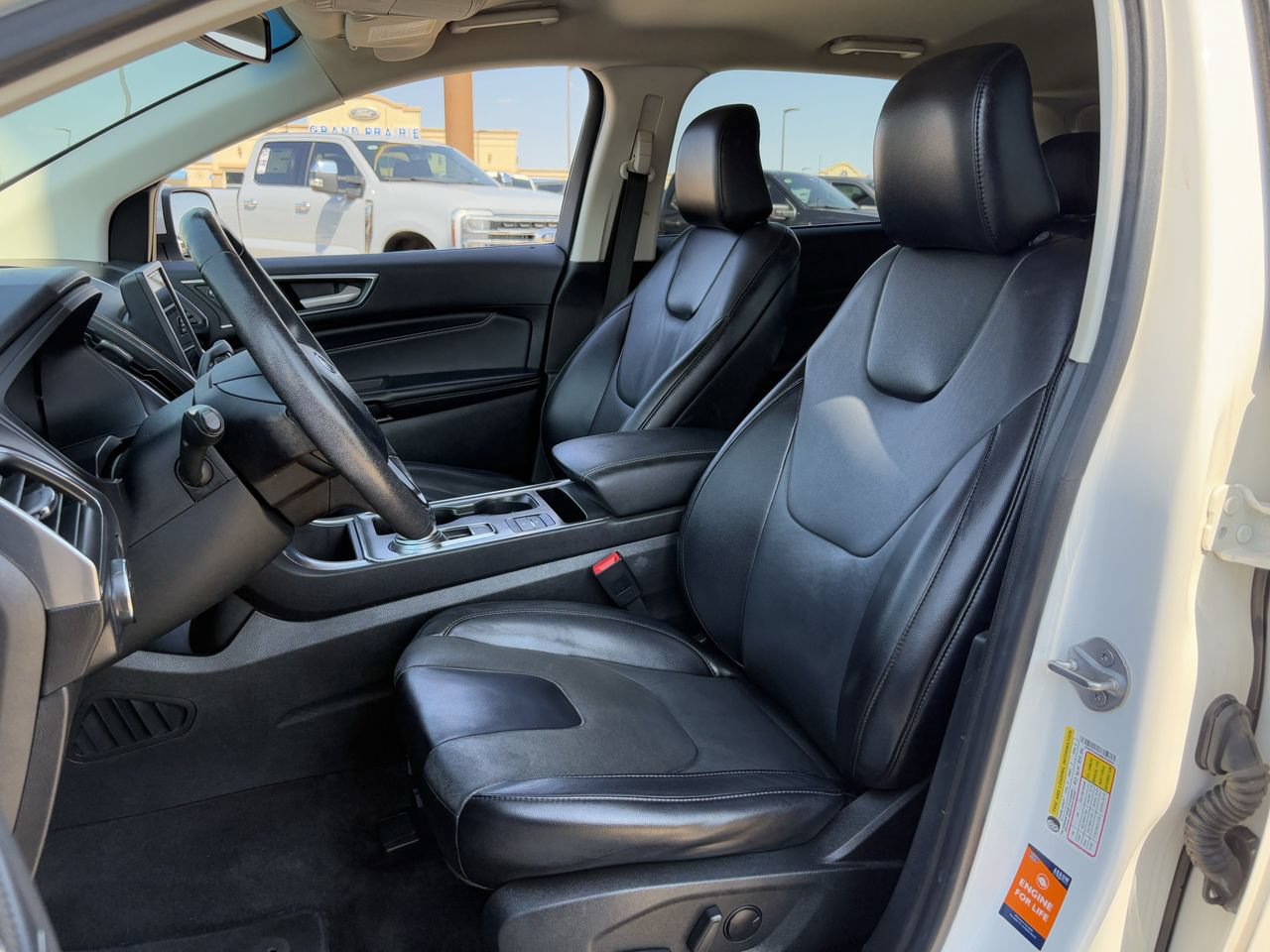 Used 2022 Ford Edge Titanium AWD/4WD image 25