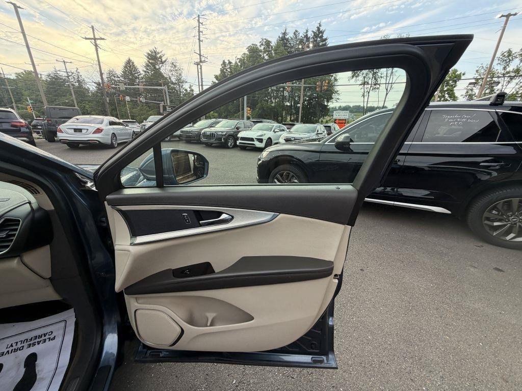 Used 2018 Lincoln MKX Premiere FWD image 19