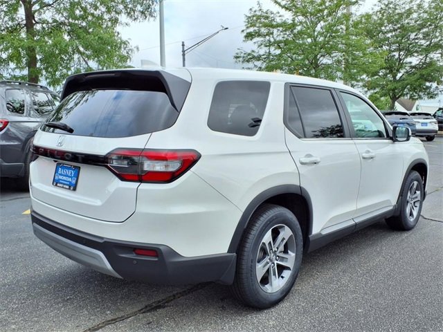 Certified 2025 Honda Pilot EX-L image 11