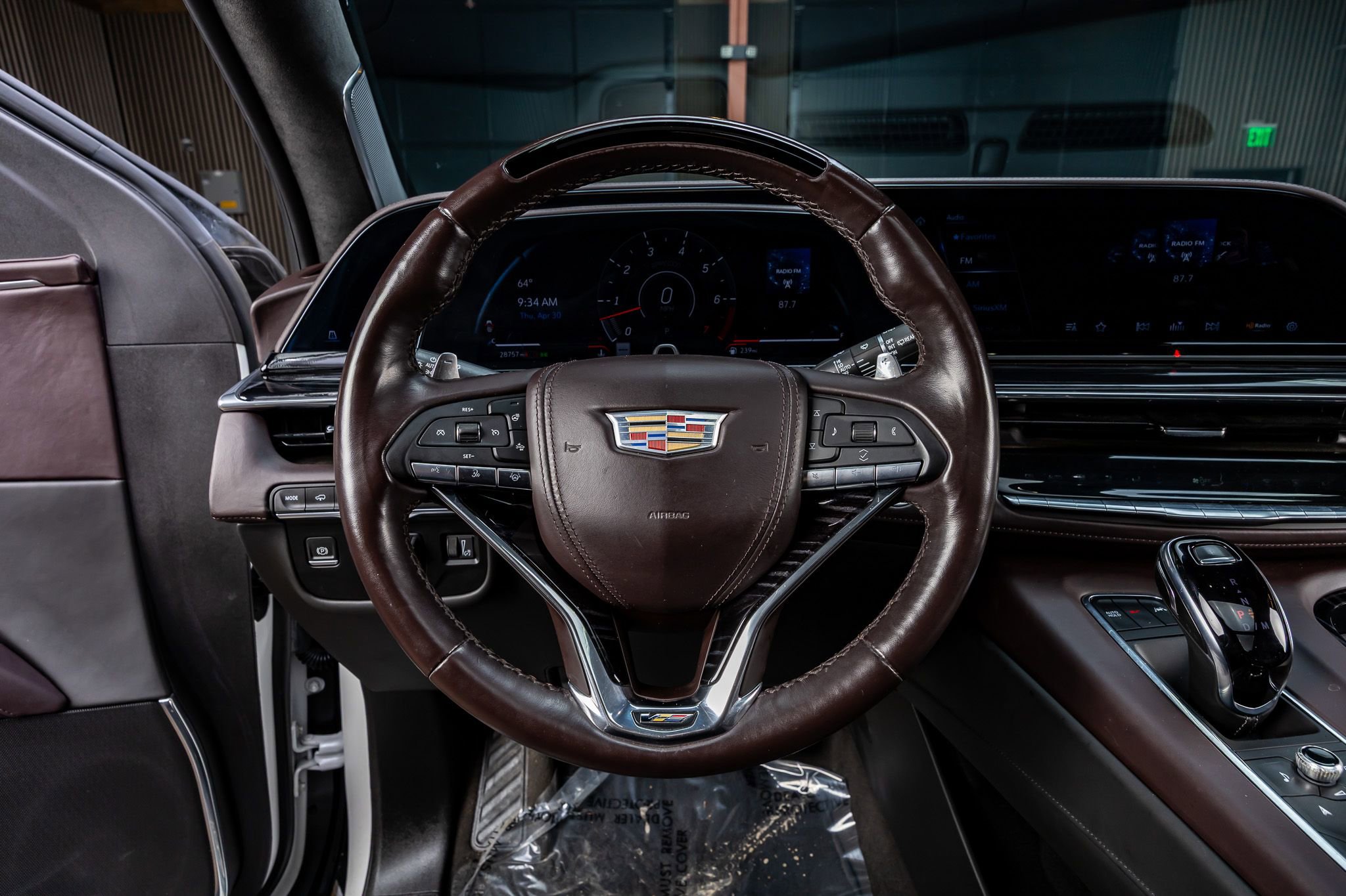 Used 2023 Cadillac Escalade ESV V AWD/4WD image 18