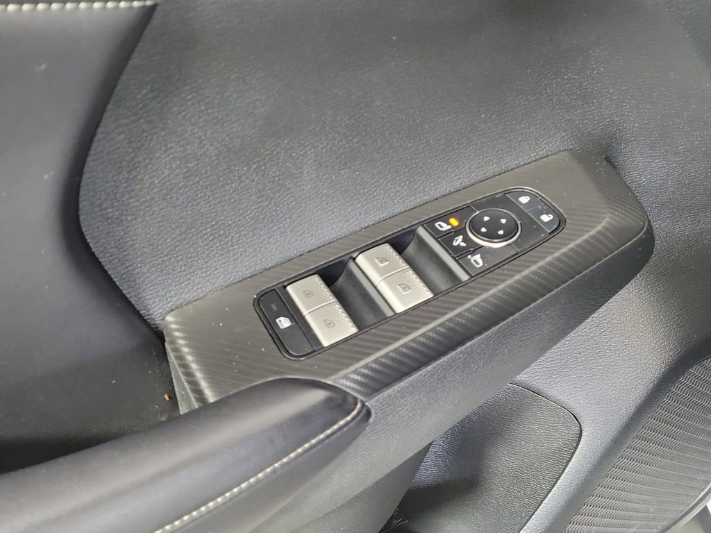 Used 2023 Mitsubishi Outlander SE image 21