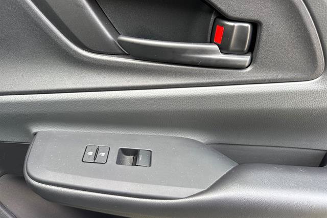 Used 2025 Toyota Prius LE FWD image 19