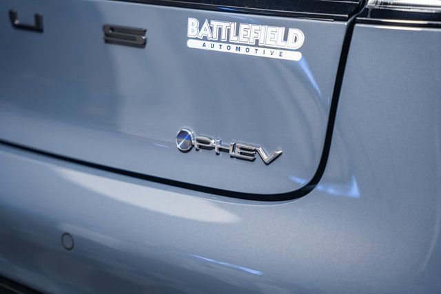 New 2026 Toyota Prius Plug-In Hybrid FWD image 8