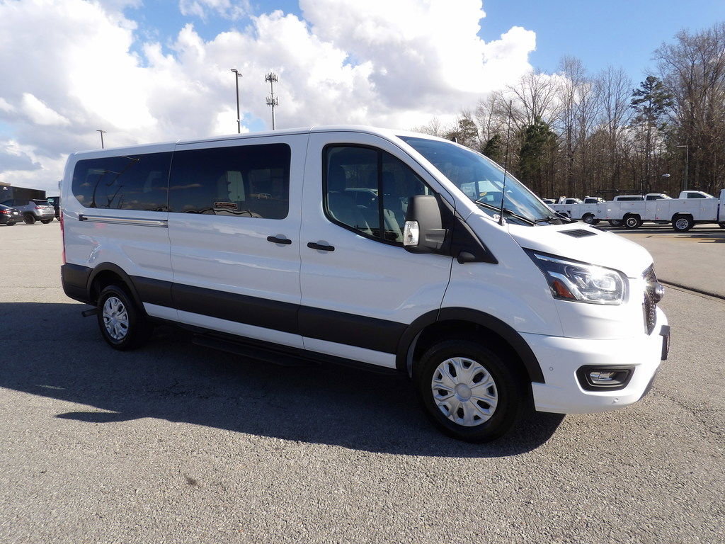 Used 2023 Ford Transit 350 XLT RWD image 10