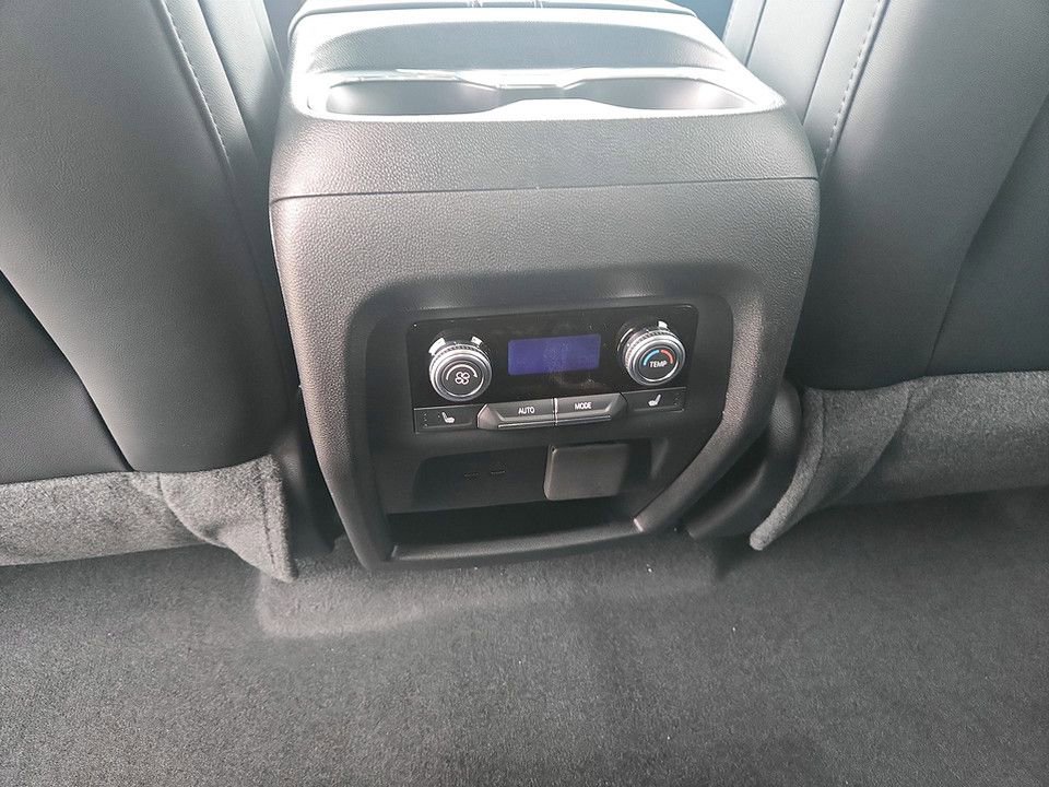 New 2026 GMC Acadia Elevation w/ Black Edition image 32