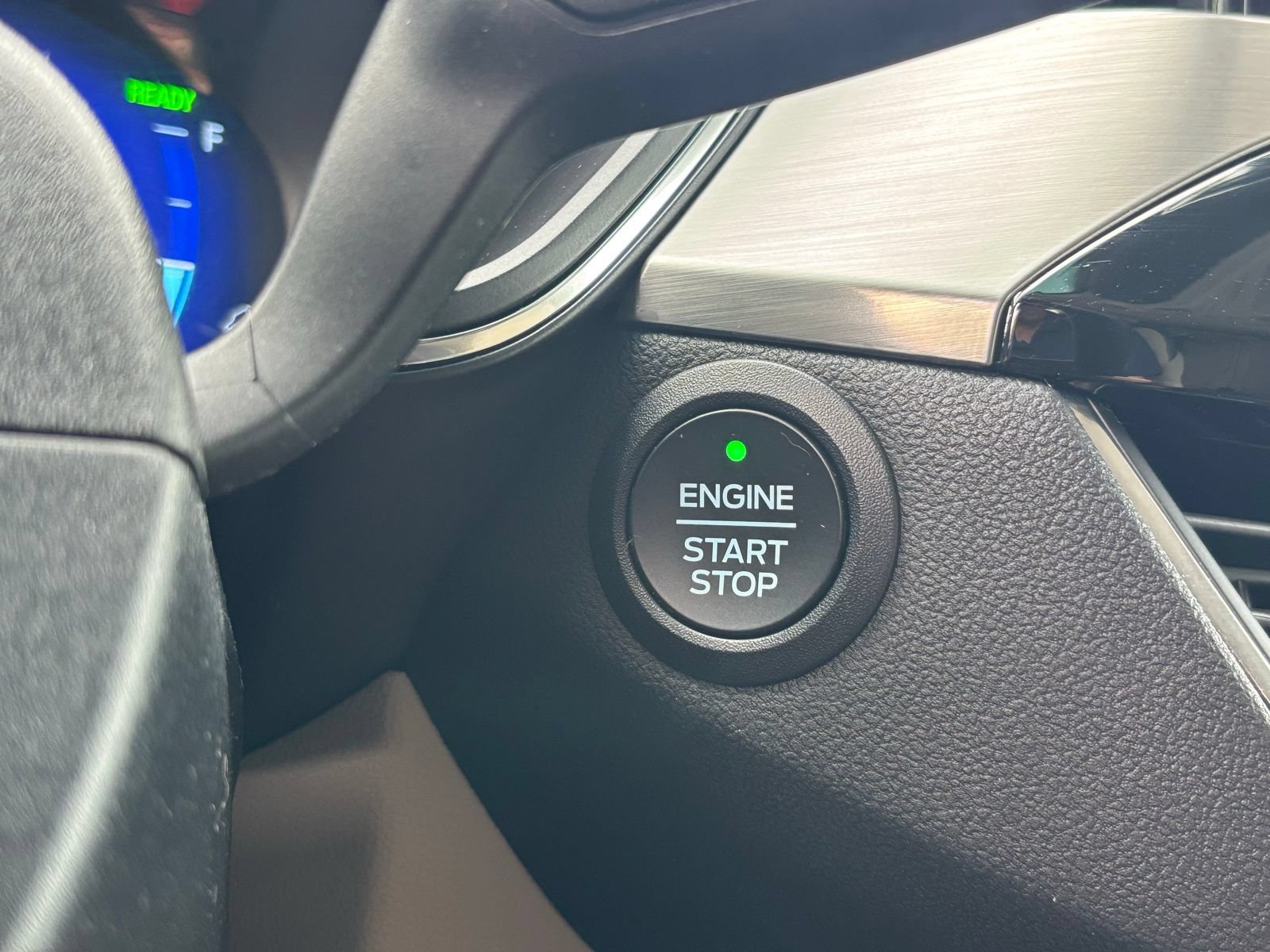Used 2022 Ford Escape Titanium FWD image 24