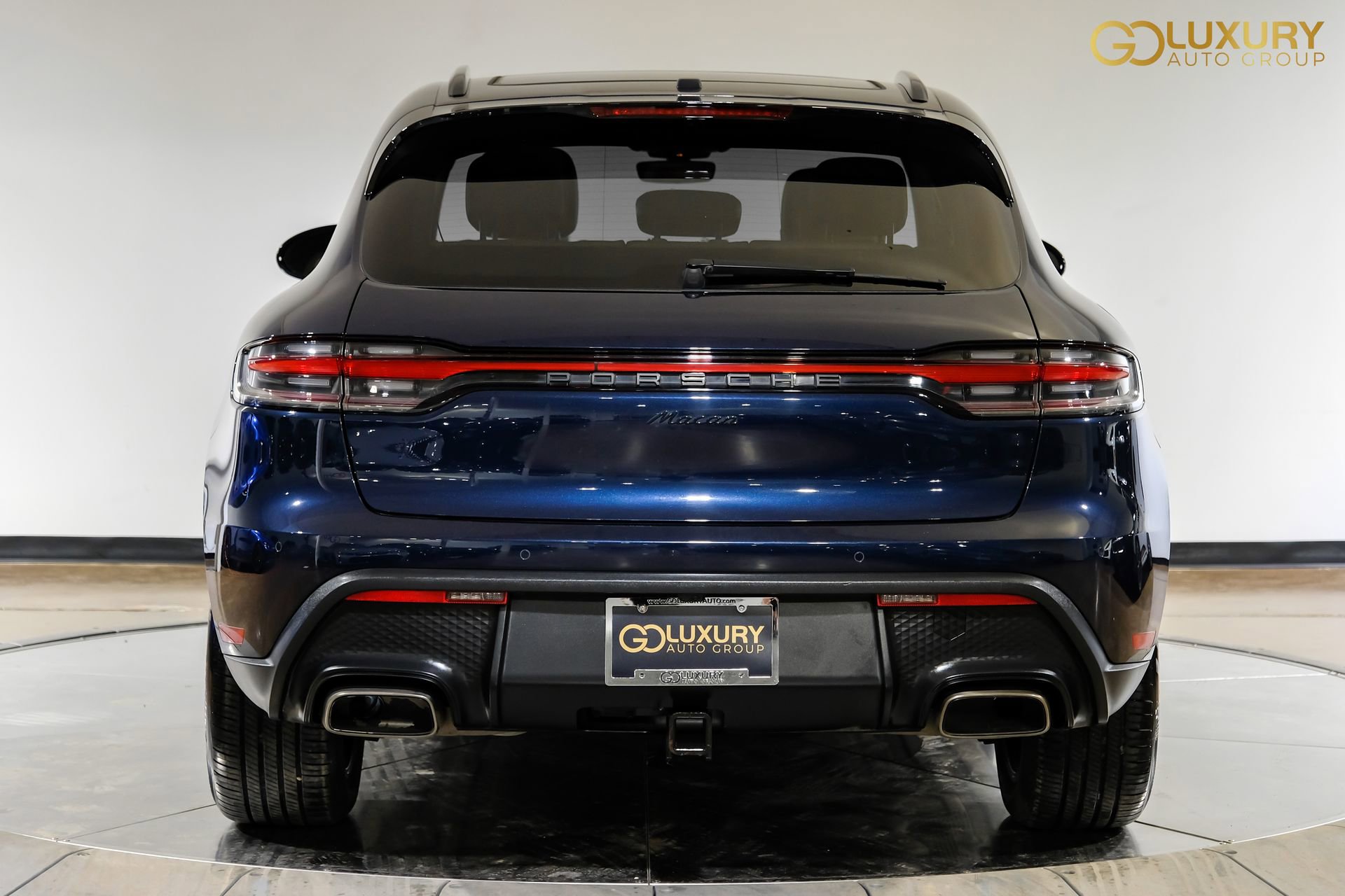 Used 2023 Porsche Macan AWD/4WD image 11