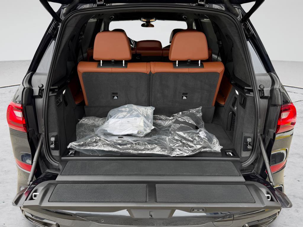 Used 2022 BMW X7 M50i AWD/4WD image 26