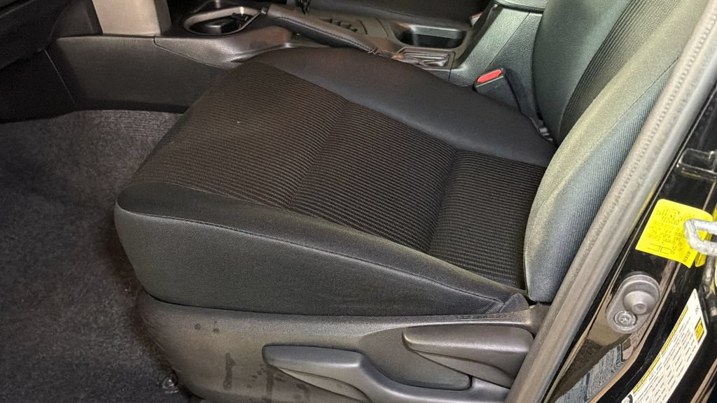 Used 2016 Toyota RAV4 LE AWD/4WD image 19