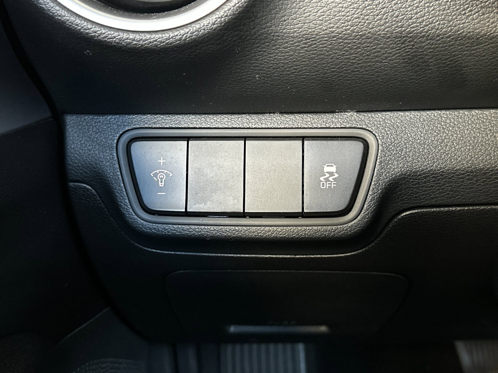 Used 2024 Kia Forte LXS image 24