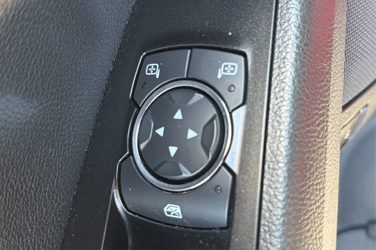 Used 2019 Ford Fusion SEL FWD image 40