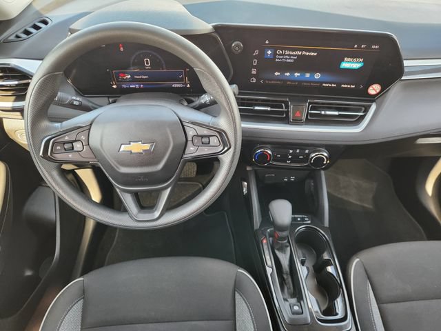 Used 2025 Chevrolet TrailBlazer LT AWD/4WD image 27