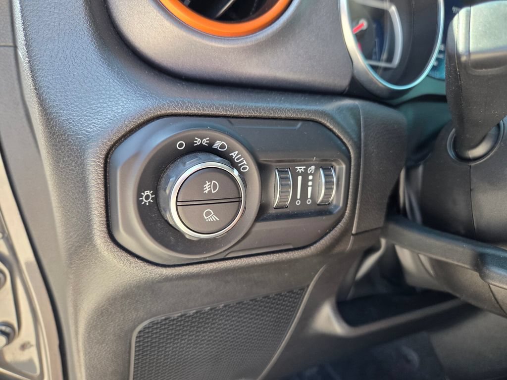Used 2022 Jeep Gladiator Mojave w/ Trailer Tow Package AWD/4WD image 22