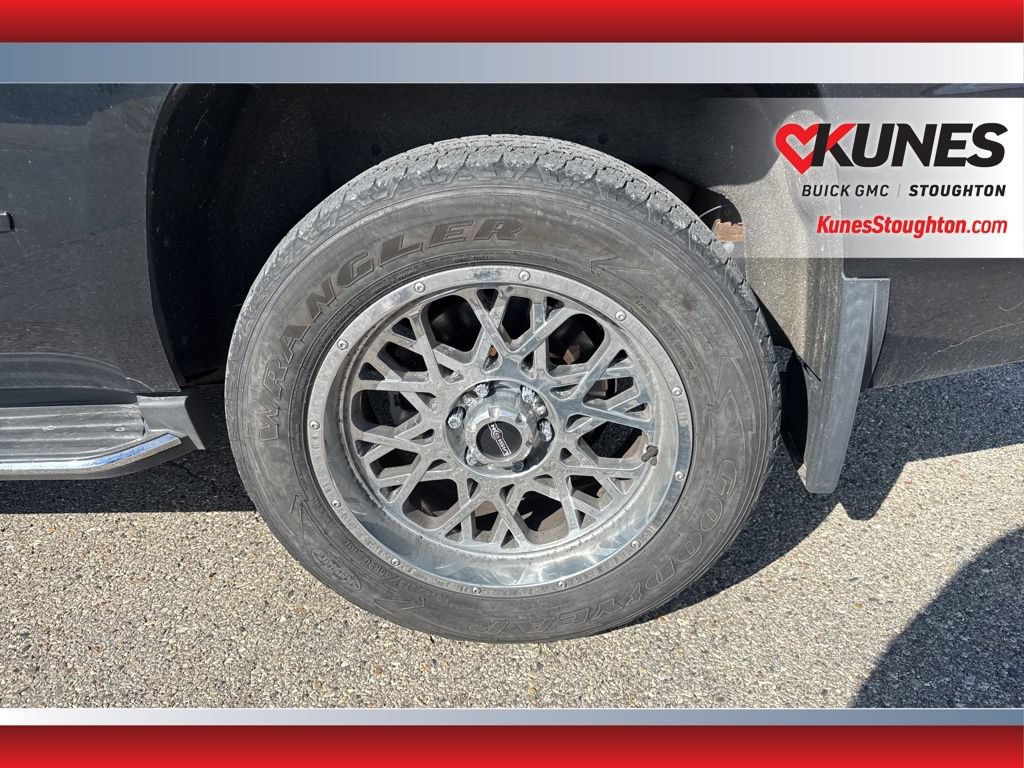 Used 2015 Chevrolet Tahoe LTZ AWD/4WD image 16