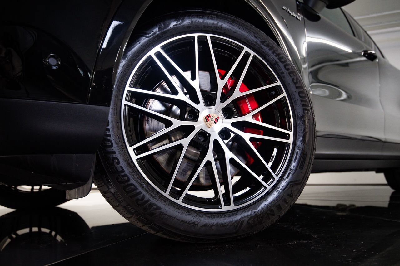 Certified 2026 Porsche Cayenne S AWD/4WD image 12