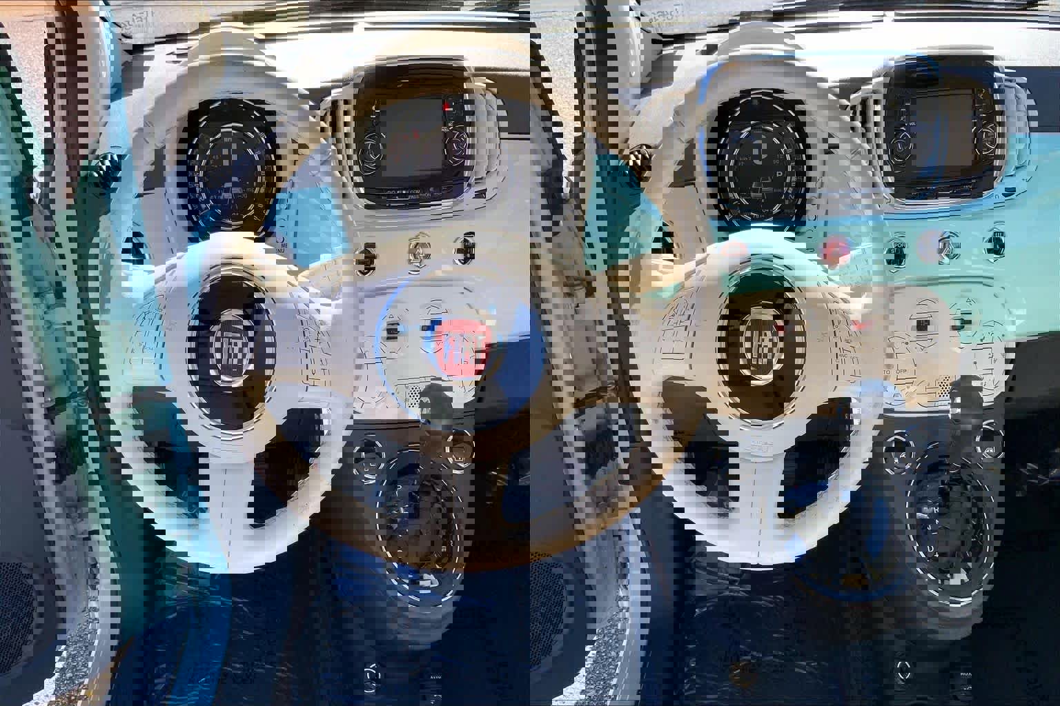 Used 2017 FIAT 500 Lounge image 5