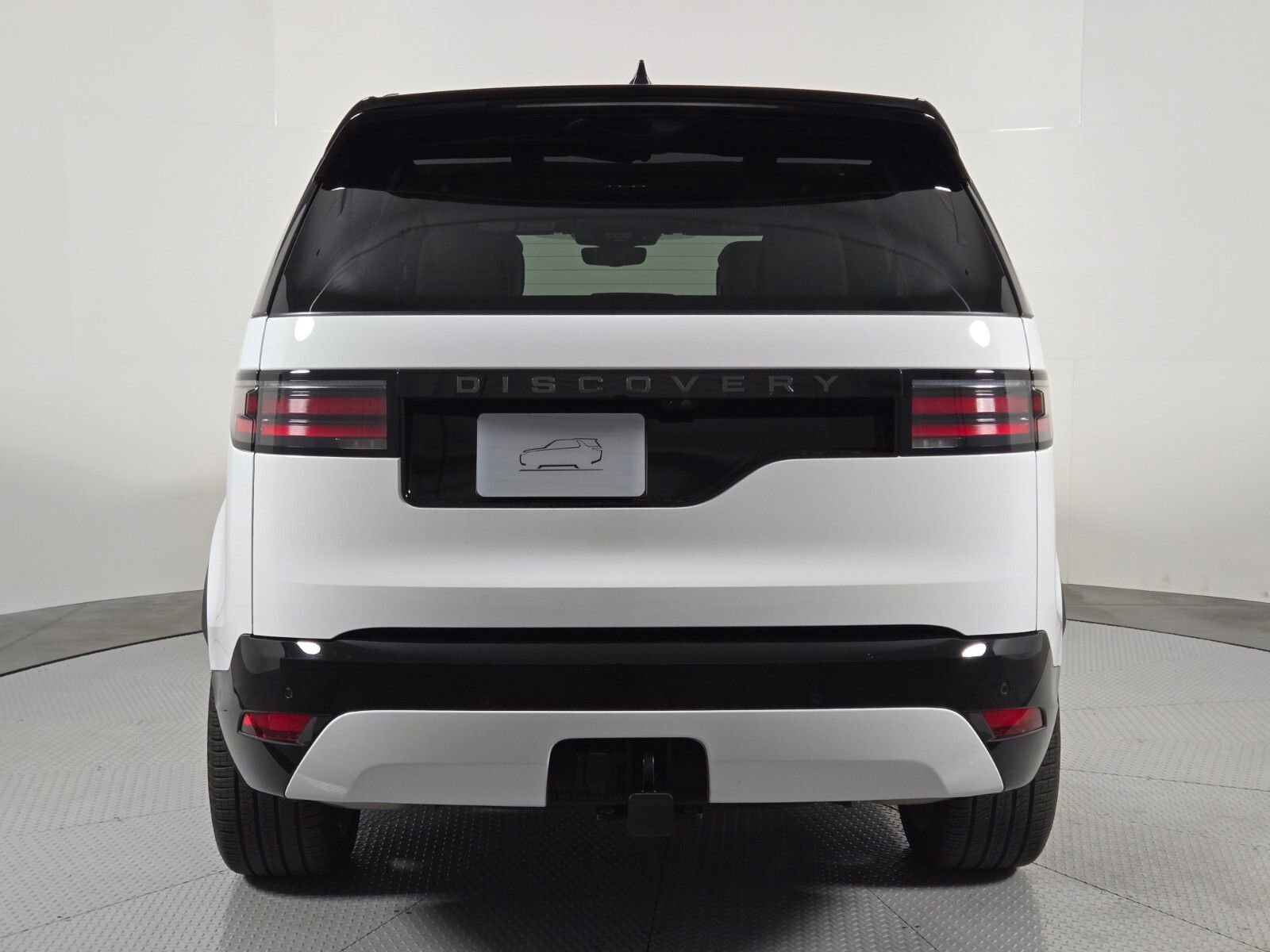 Used 2025 Land Rover Discovery Dynamic SE AWD/4WD image 6