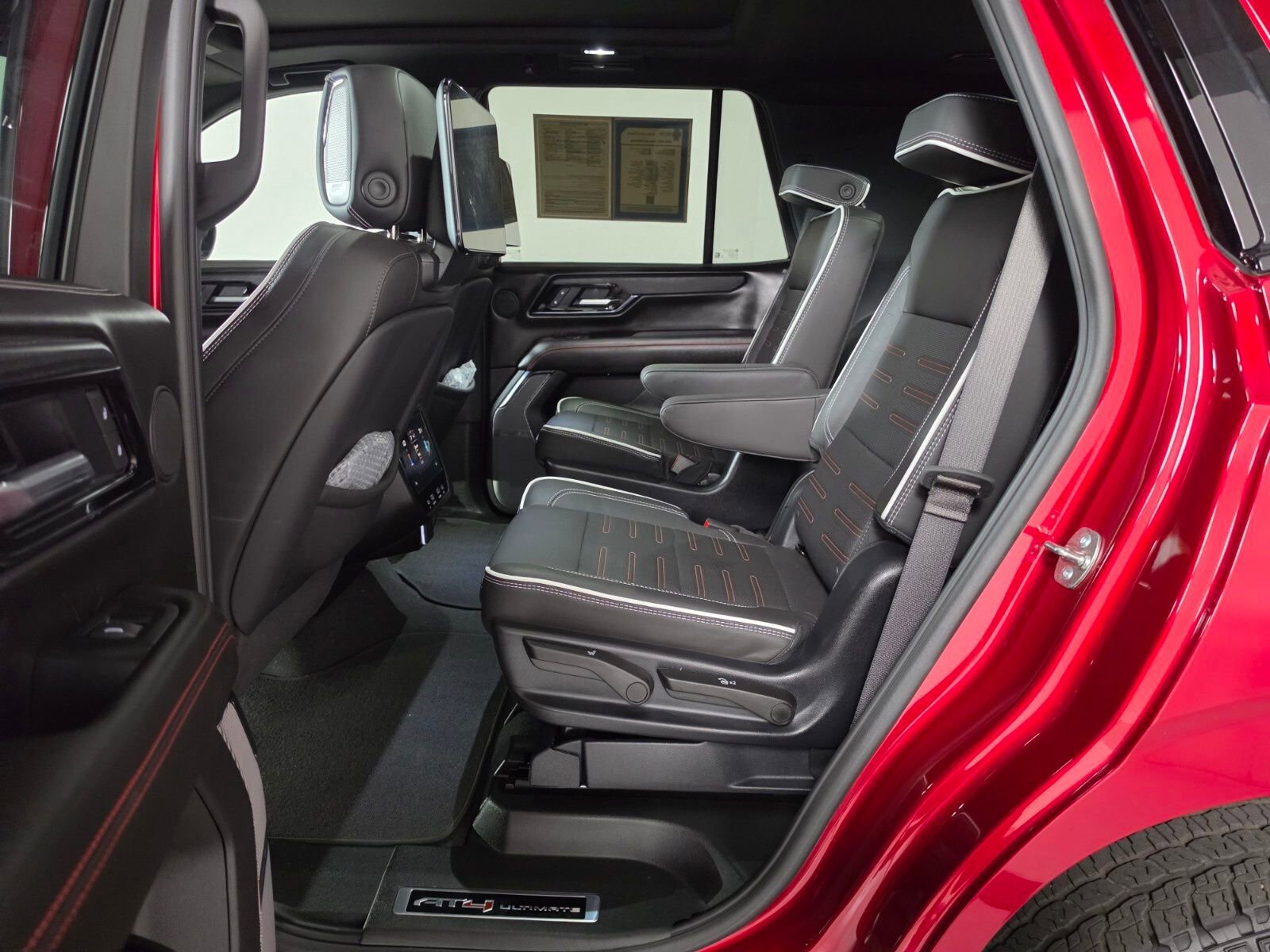 Used 2025 GMC Yukon AT4 Ultimate image 15
