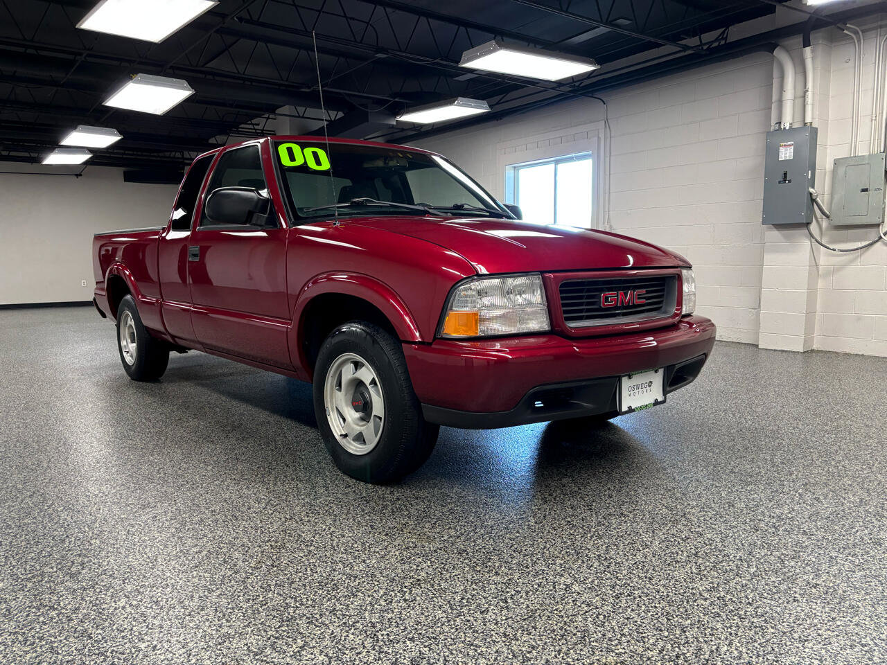 Used 2000 GMC Sonoma SLS w/ SLS Super Spec Pkg 2 image 2