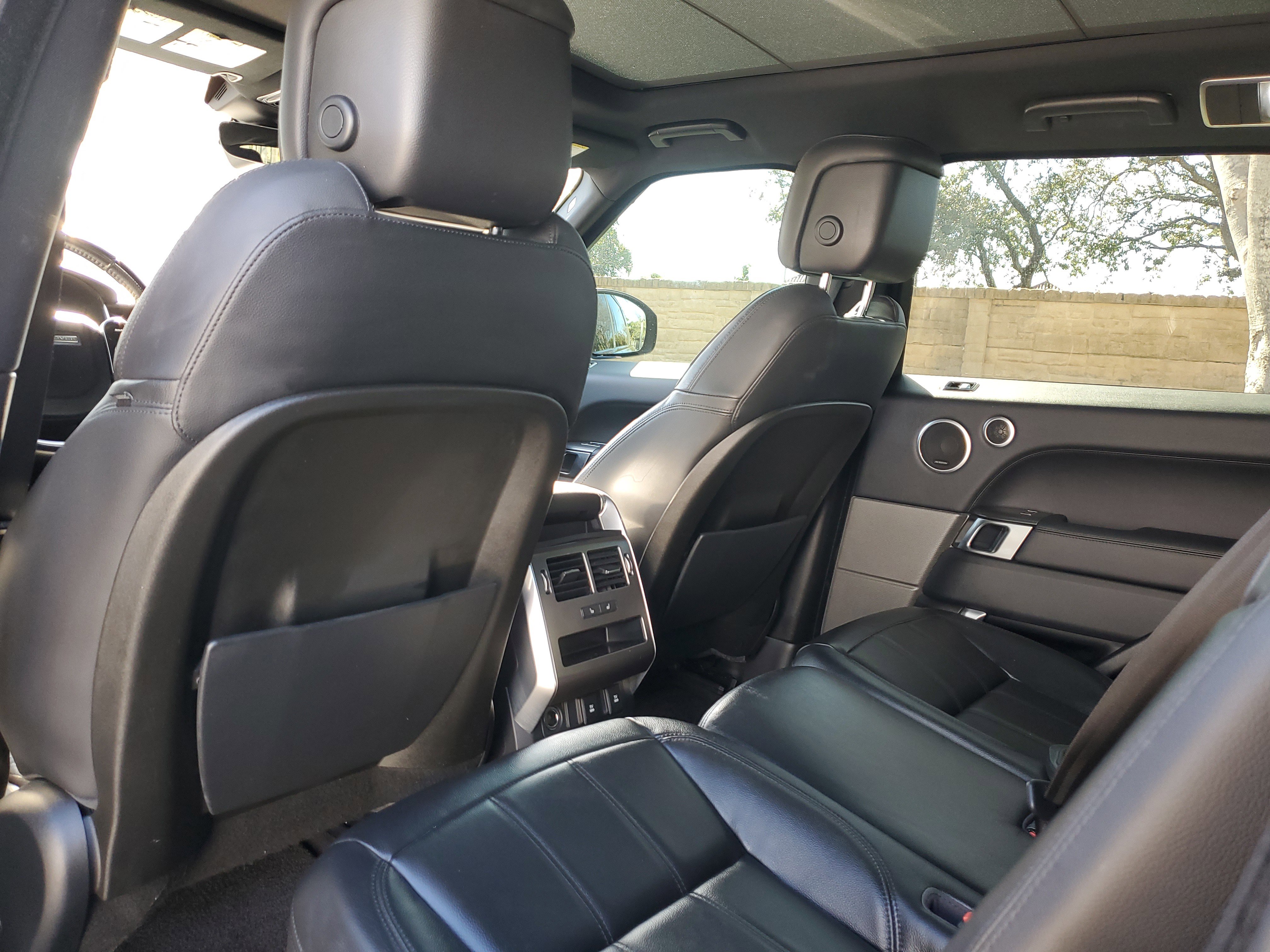 Used 2018 Land Rover Range Rover Sport SE image 19