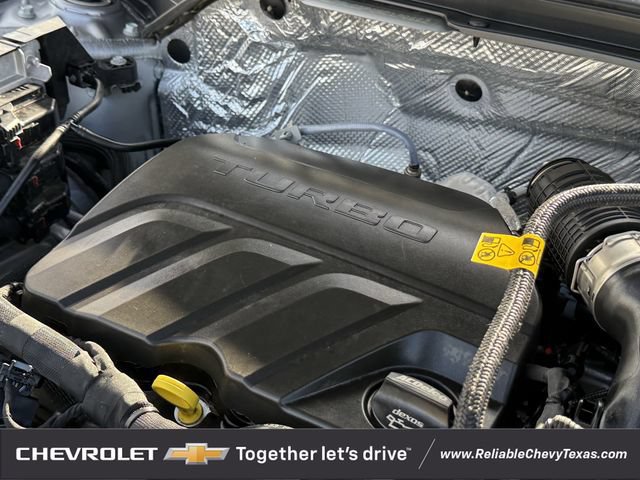 Used 2025 Chevrolet Trax RS w/ Sunroof Package FWD image 33