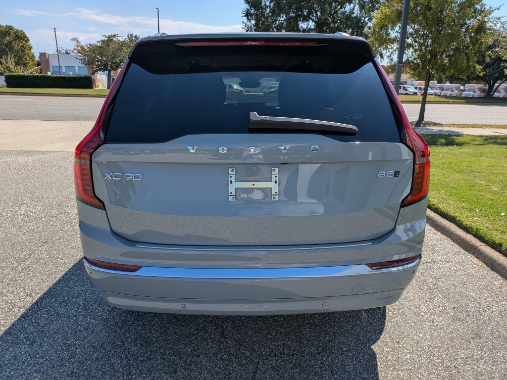 New 2027 Volvo XC90 B5 Core AWD/4WD image 5