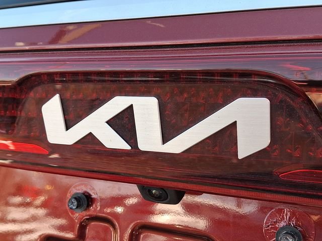 Used 2024 Kia Carnival EX image 30