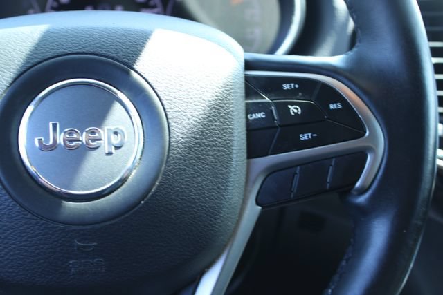 Used 2019 Jeep Grand Cherokee Altitude RWD image 18