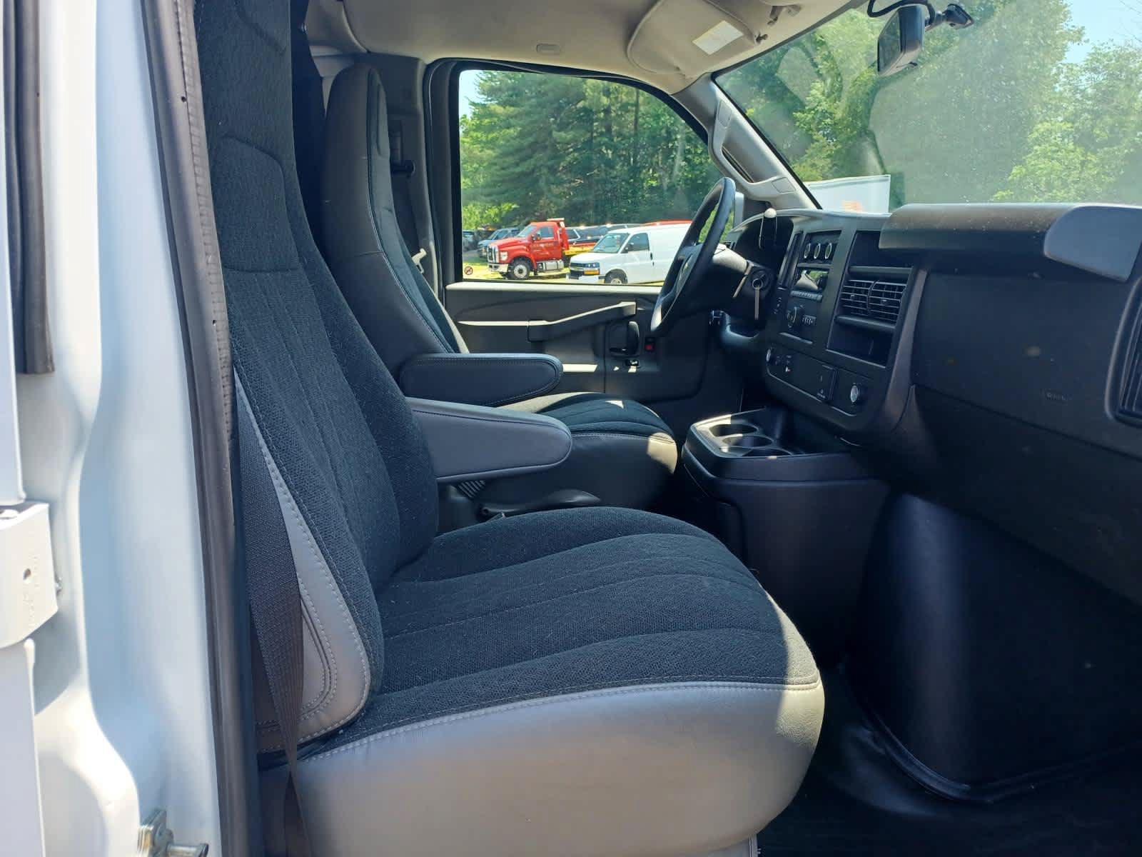 Used 2024 Chevrolet Express 2500 w/ Driver Convenience Package RWD image 15