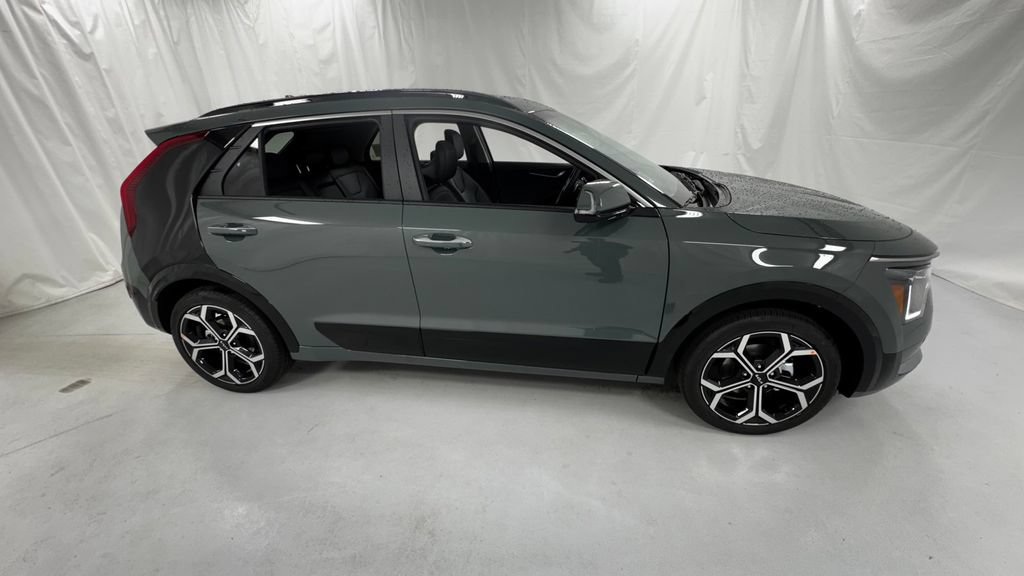 New 2026 Kia Niro SX Touring FWD image 2