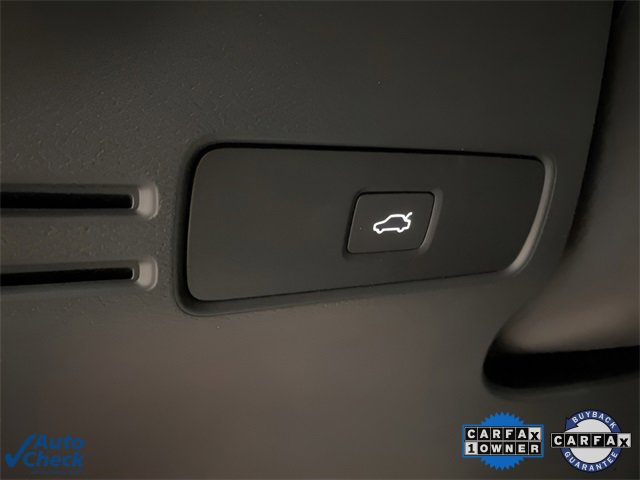 Used 2025 Volvo XC40 B5 Core image 28