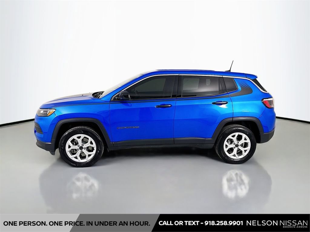 Used 2025 Jeep Compass Sport w/ Mopar Graphics Package image 8