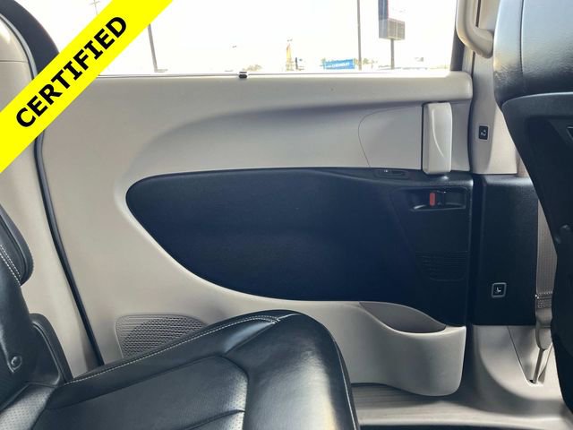 Used 2024 Chrysler Pacifica Touring-L image 8