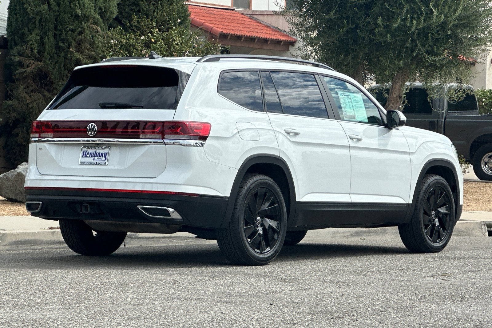Used 2024 Volkswagen Atlas SE FWD image 4