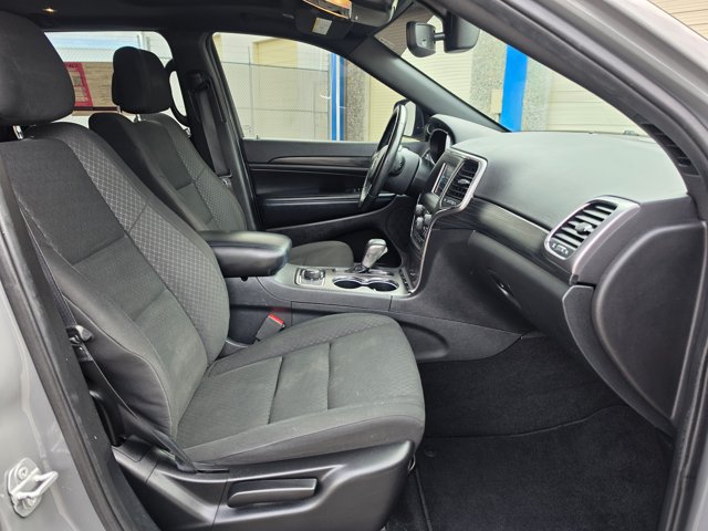 Used 2019 Jeep Grand Cherokee Laredo AWD/4WD image 11