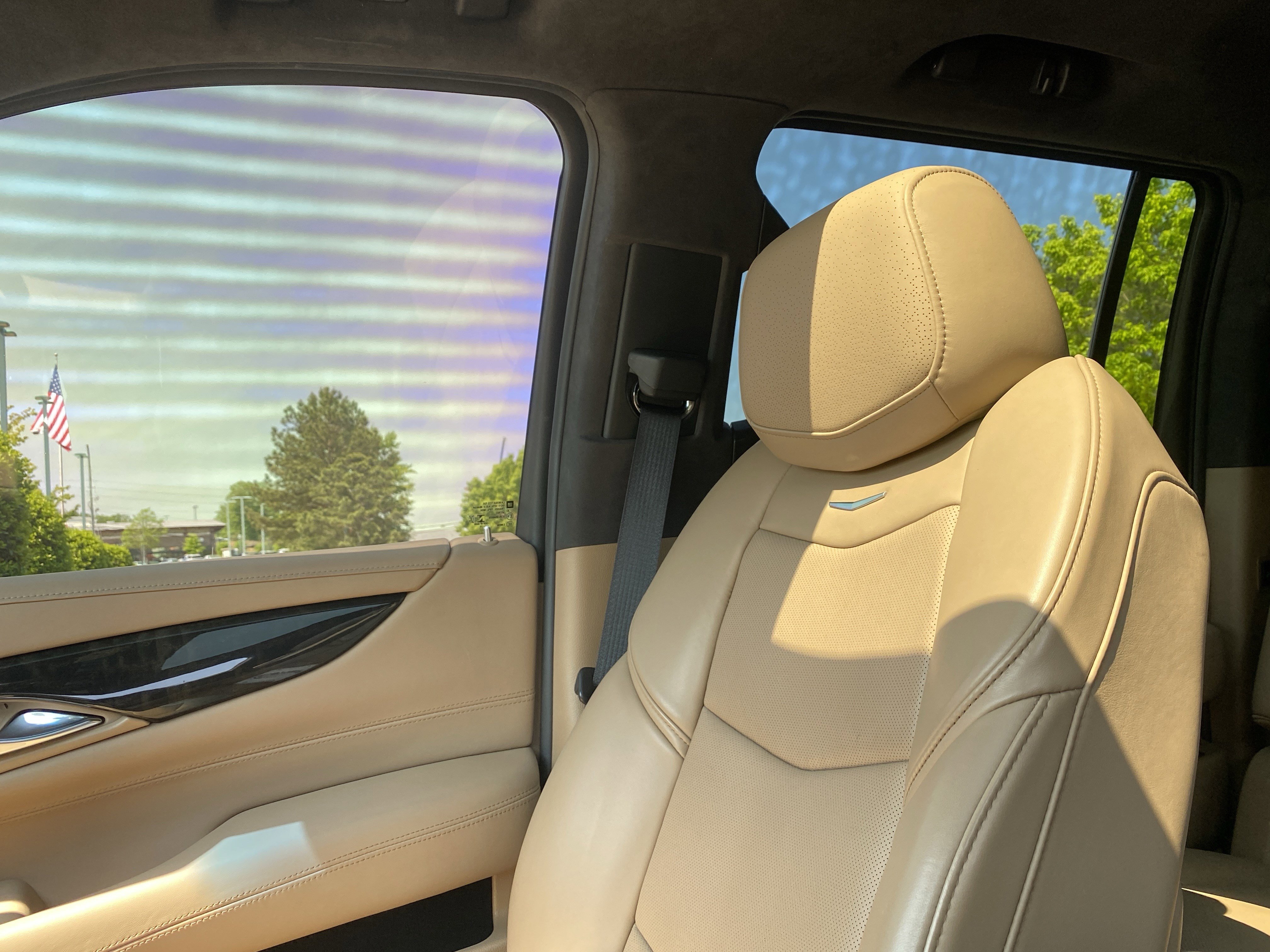 Used 2020 Cadillac Escalade ESV Platinum AWD/4WD image 21