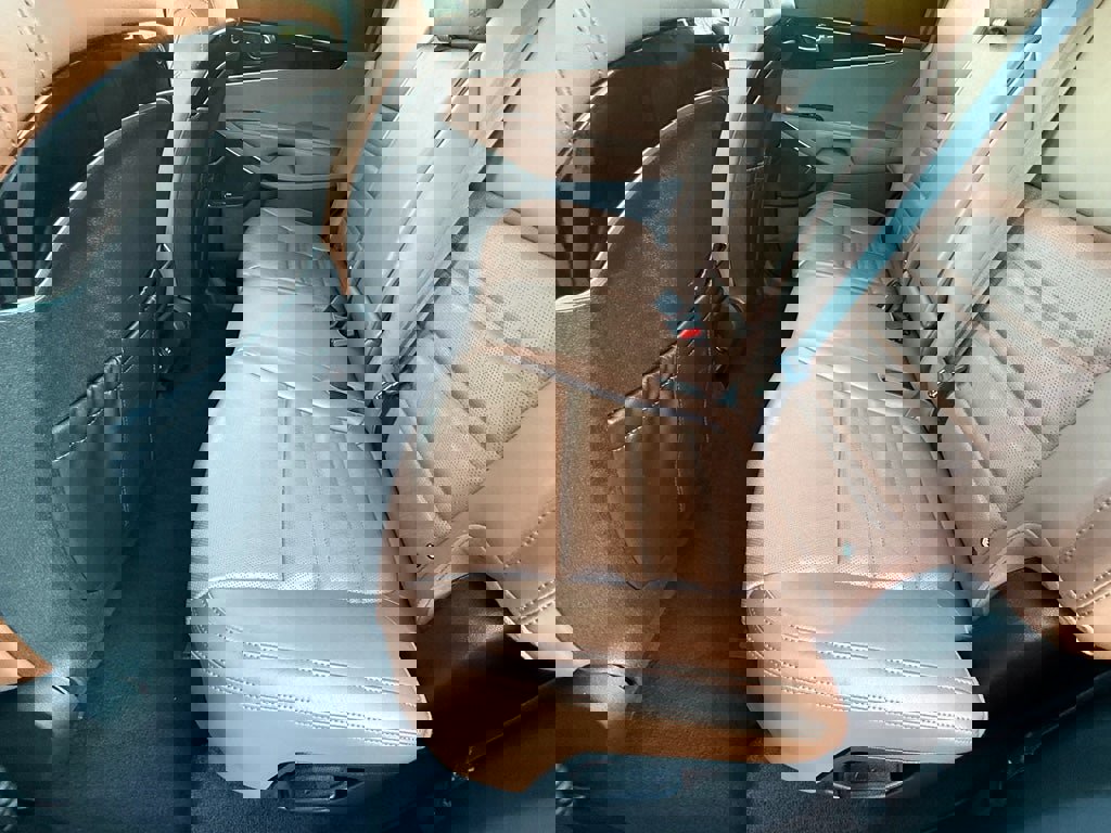 Used 2019 Kia Sorento SX image 12