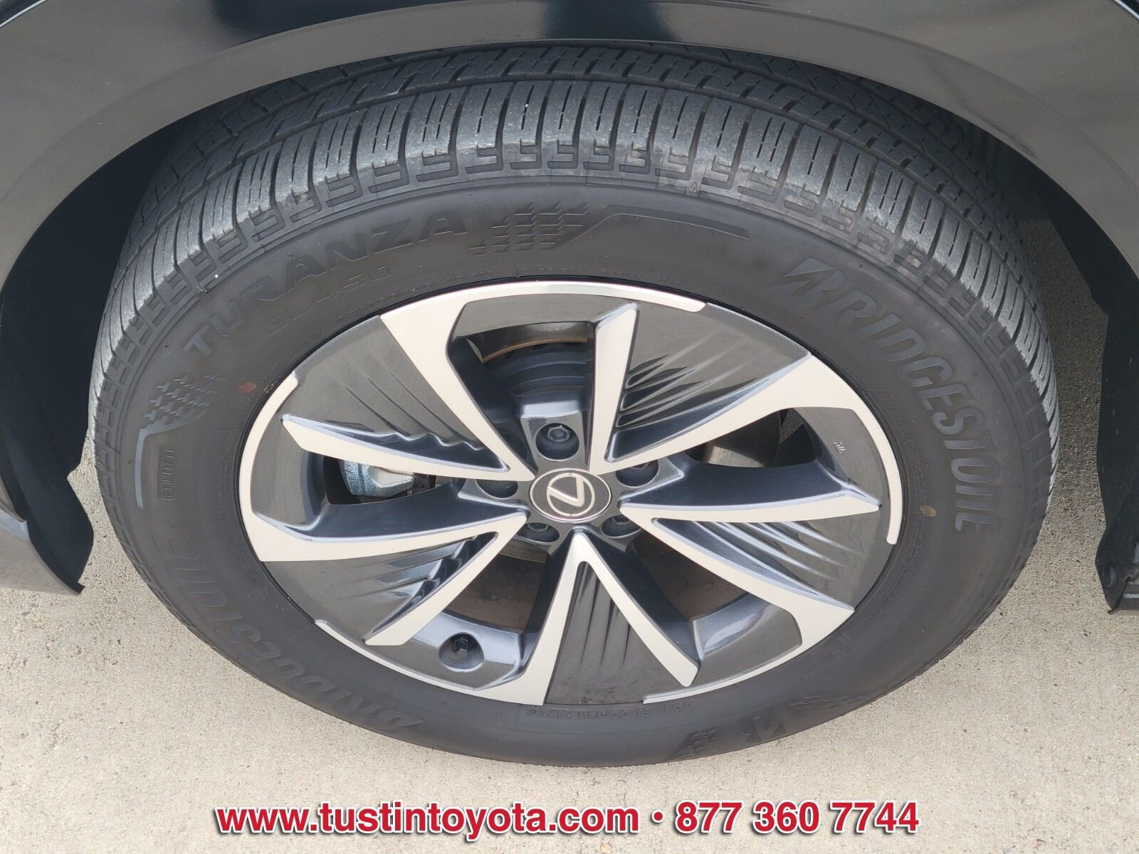 Used 2024 Lexus RZ 300e Premium w/ Accessory Package (2T) FWD image 9