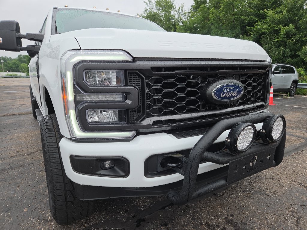 Used 2024 Ford F250 Lariat w/ Sport Appearance Package AWD/4WD image 26