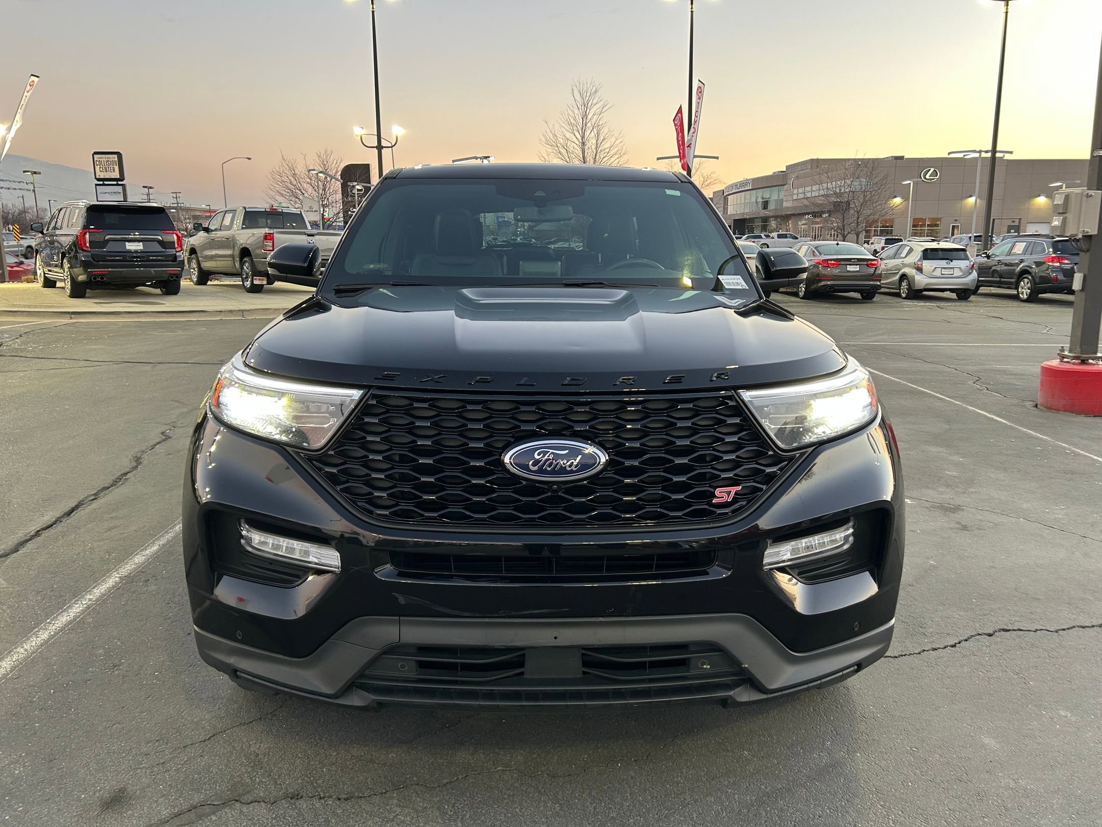 Used 2022 Ford Explorer ST w/ Equipment Group 401A image 8