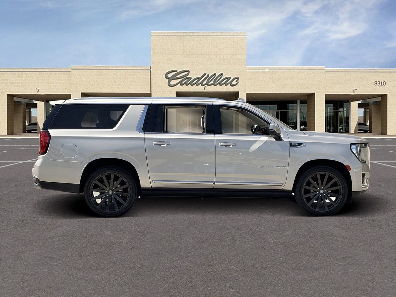 Used 2022 GMC Yukon XL Denali AWD/4WD image 4